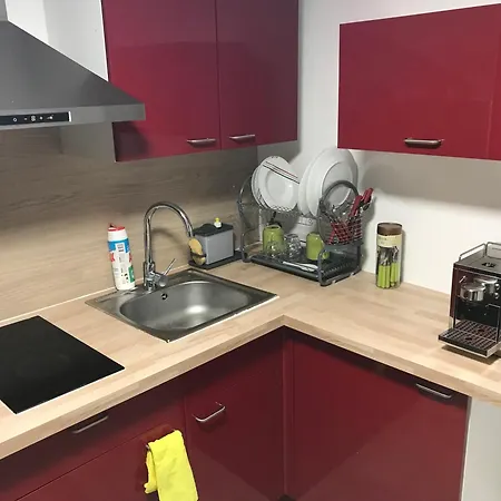 Homestay Lit Personne, Espaces Partages, 10km De Paris, 2km Du Metro
